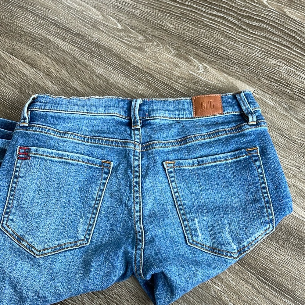 Size 27 BDG Twig Mid rise jeans